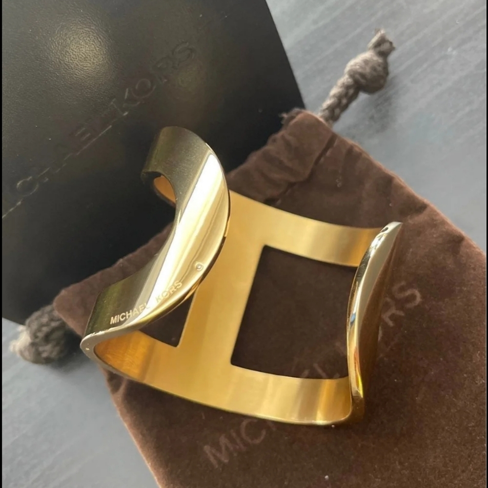 SALE ☀️💥🔆 Michael Kors NWoT Tortoise and Gold Cuff - Picture 3 of 9